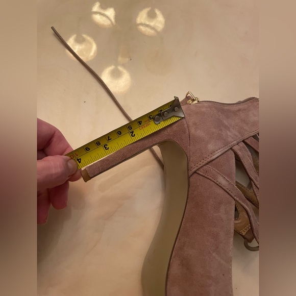 Nine West laced suede heels - Size 9 - Picture 6 of 6